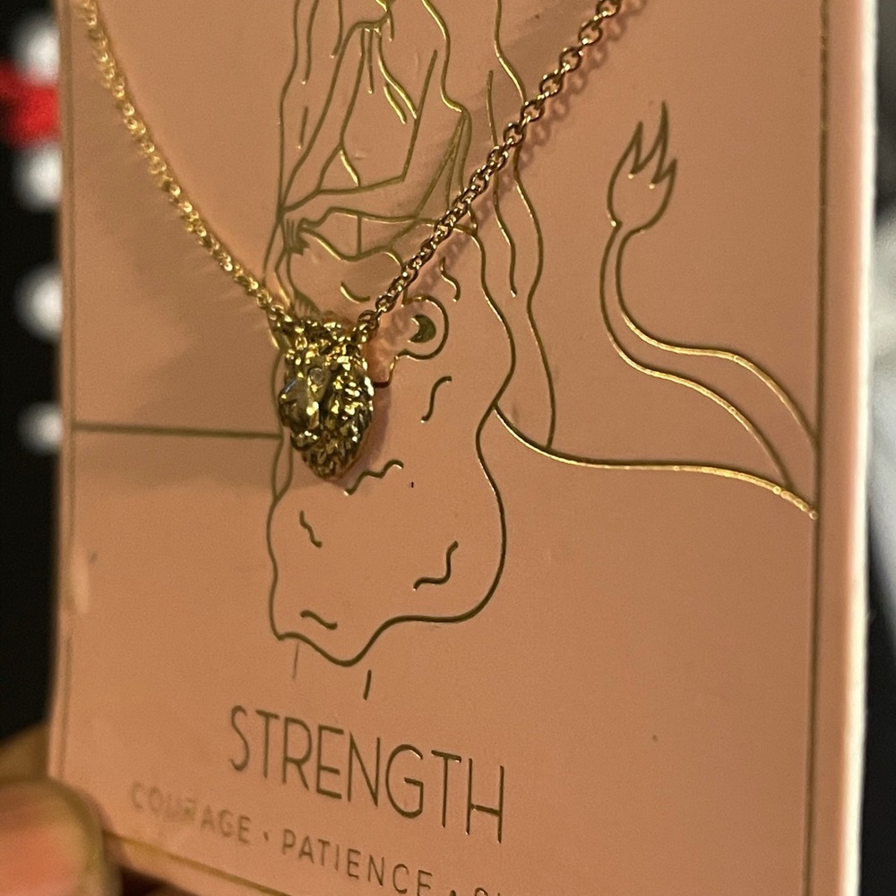 Zodiac Gold Chain (Leo) - Picture 4 of 6